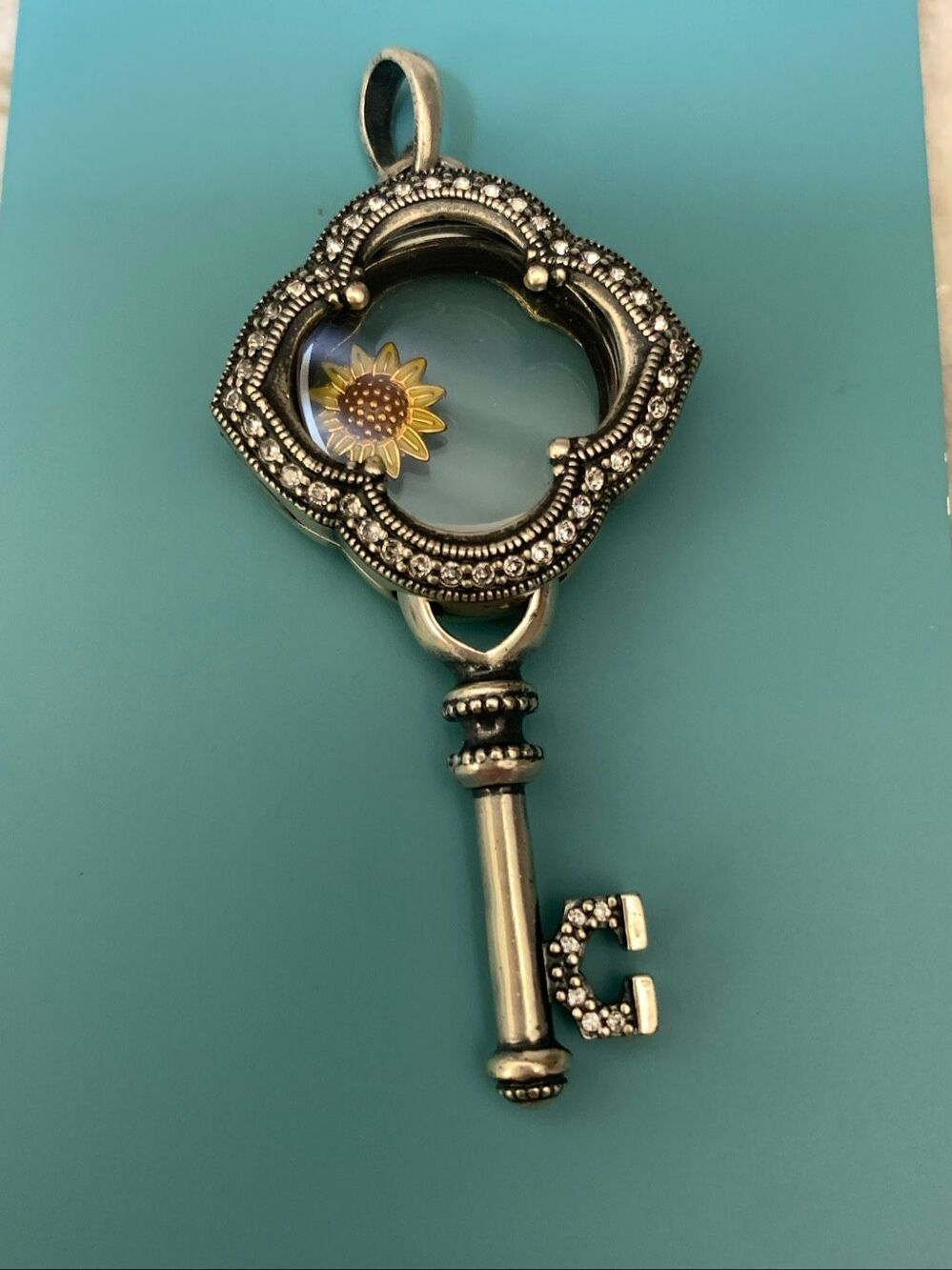 Origami Owl Key Locket with Sunflower Charm #keepsake
